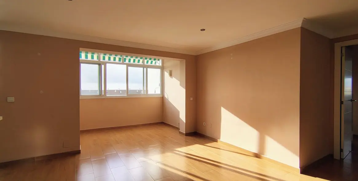 Sale of middle floor apartment in San Pedro de Alcántara 19