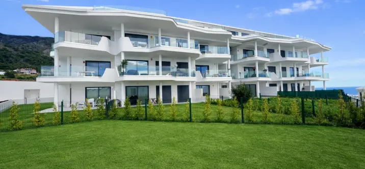 Sale of ground floor apartment in Fuengirola 1