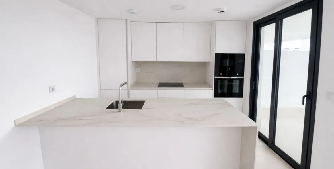 Sale of ground floor apartment in Fuengirola 11