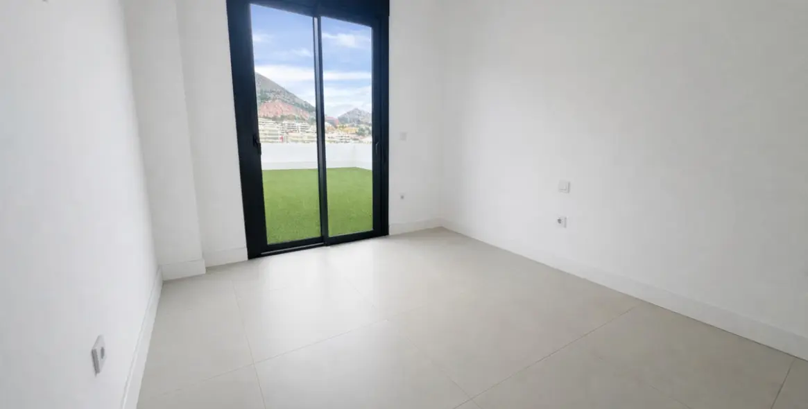 Sale of ground floor apartment in Fuengirola 18