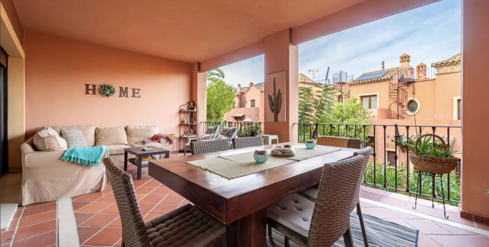 Sale of semi-detached house in Estepona 2