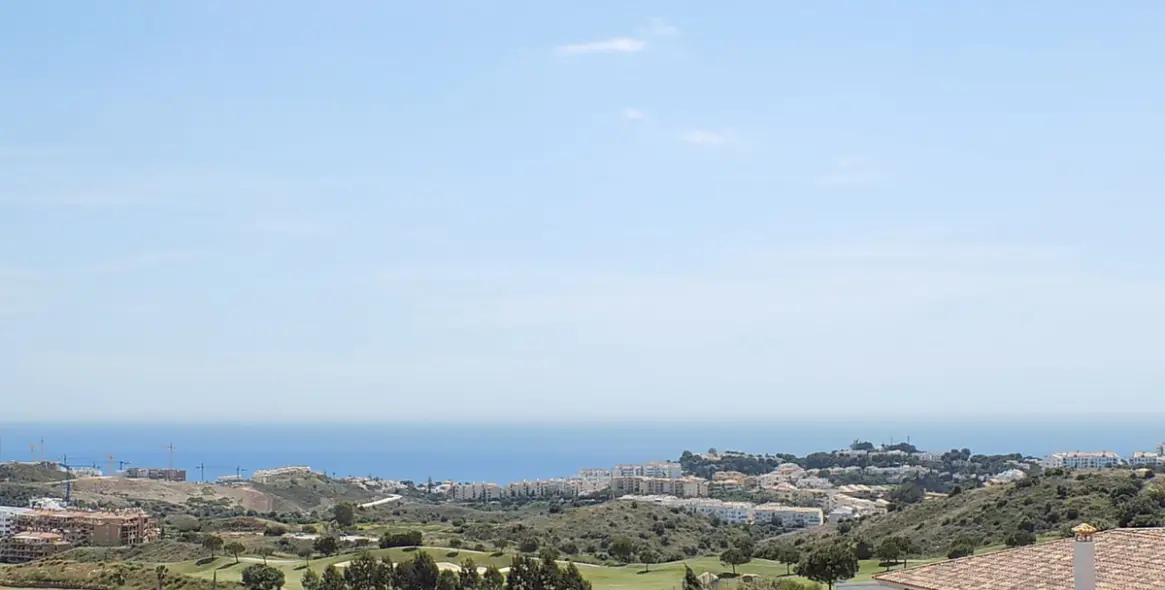 Venta de apartamento en planta media en Calanova Golf 1