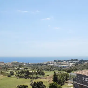 Venta de apartamento en planta media en Calanova Golf