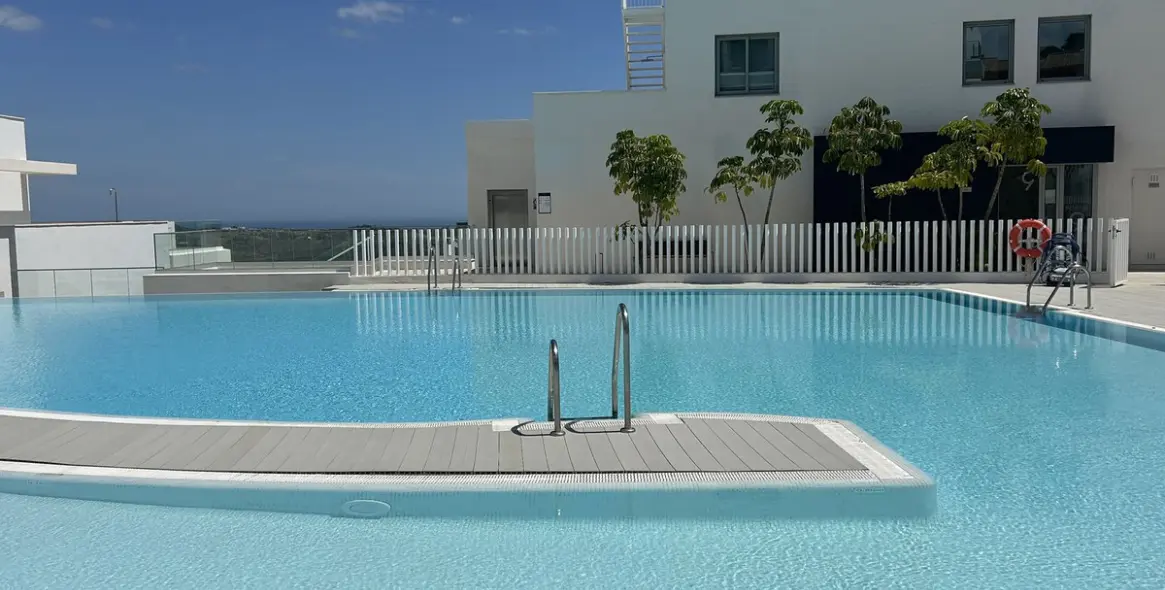 Venta de apartamento en planta media en Calanova Golf 2