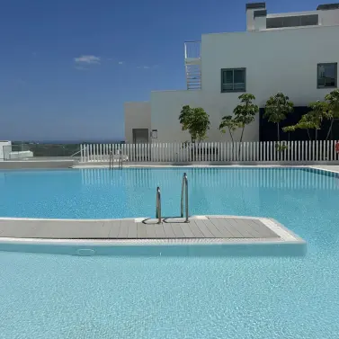Venta de apartamento en planta media en Calanova Golf