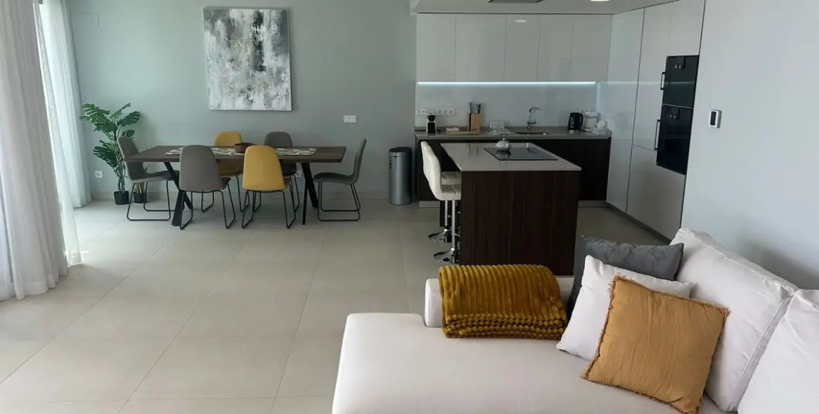 Venta de apartamento en planta media en Calanova Golf 10