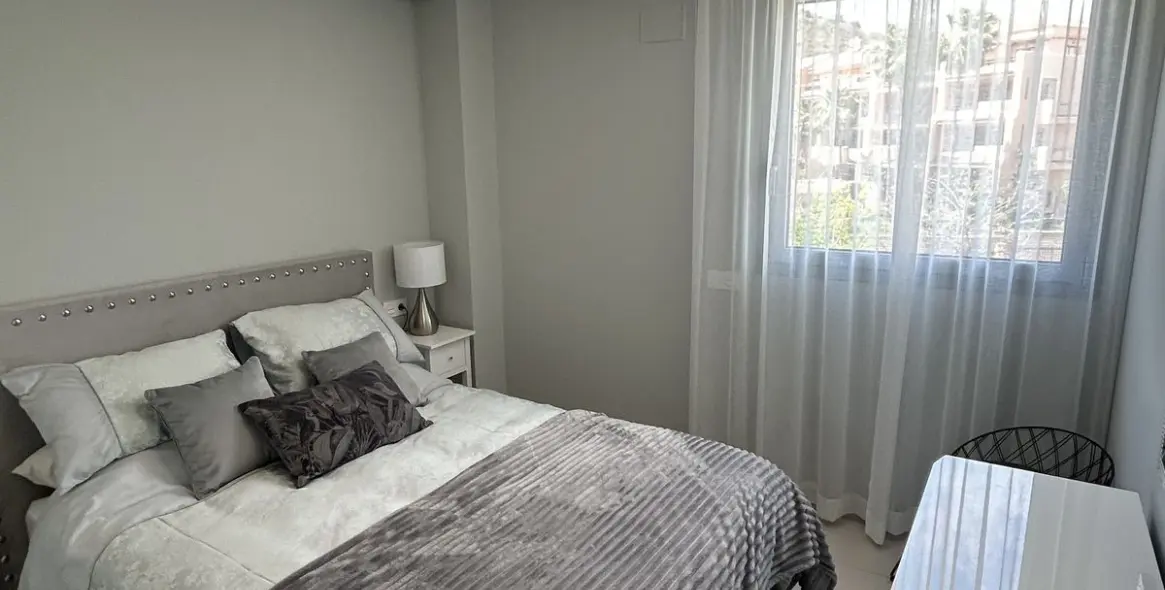 Venta de apartamento en planta media en Calanova Golf 13