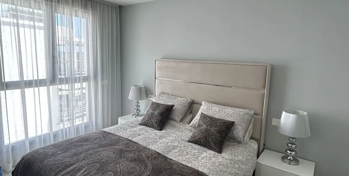 Venta de apartamento en planta media en Calanova Golf 18