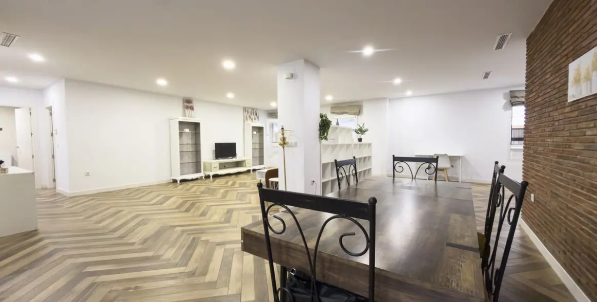 Venta de apartamento en planta media en Málaga Centro 2