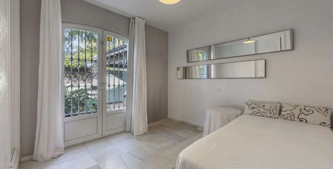 Venta de casa pareada en Guadalmina Alta 9