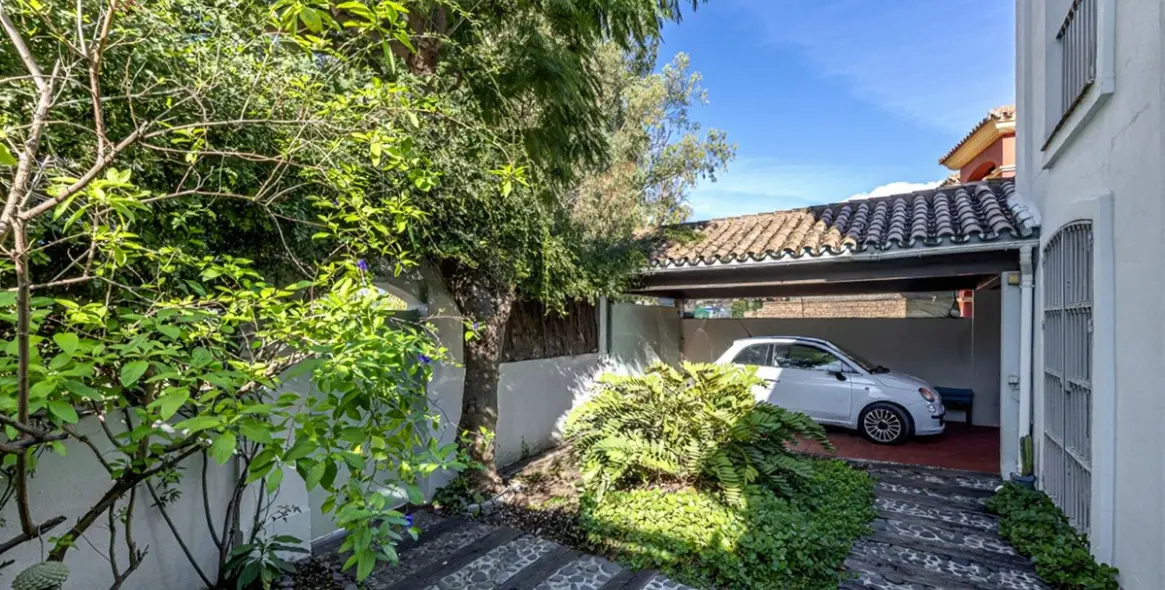 Venta de casa pareada en Guadalmina Alta 13