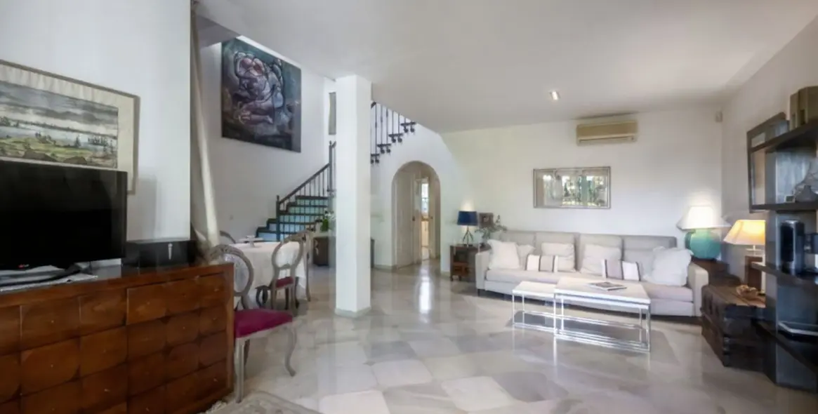 Venta de casa pareada en Guadalmina Alta 34