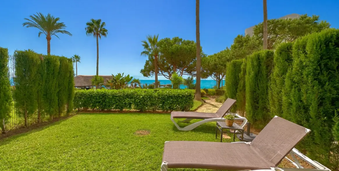 Venta de apartamento en planta baja en Calahonda 1