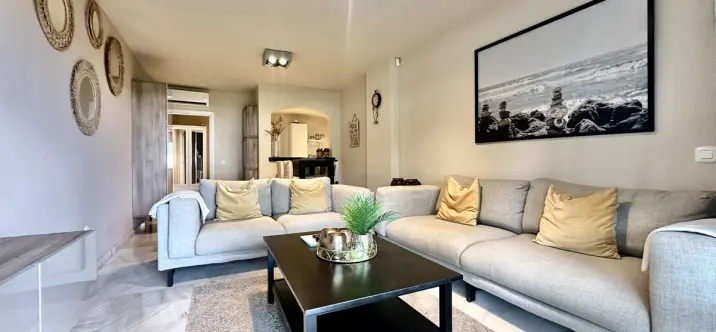 Venta de apartamento en planta baja en Calahonda 1