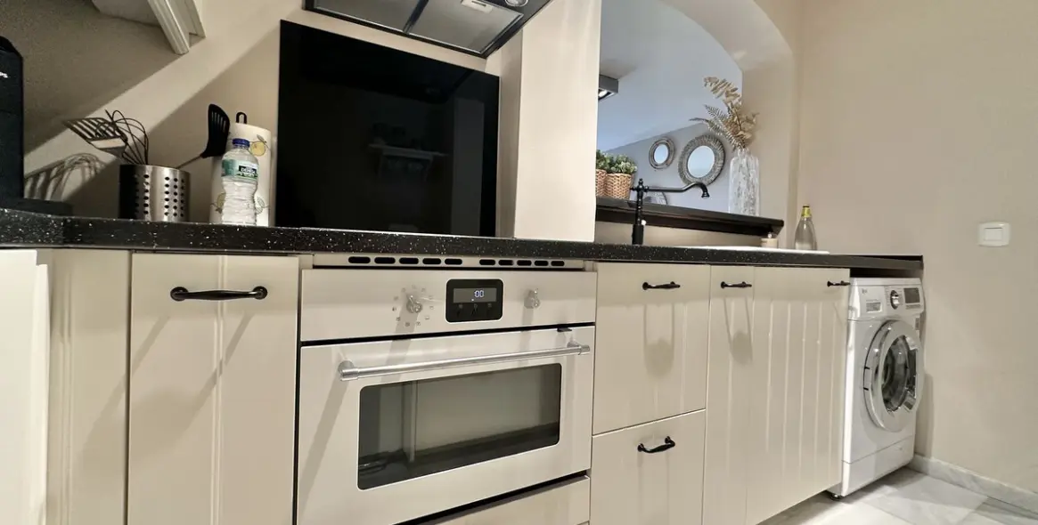 Venta de apartamento en planta baja en Calahonda 4