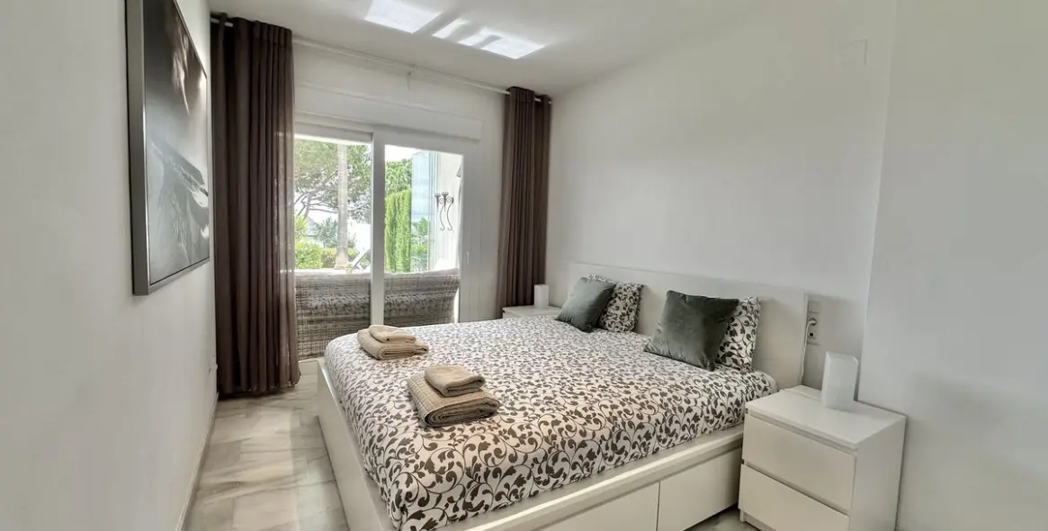 Venta de apartamento en planta baja en Calahonda 6