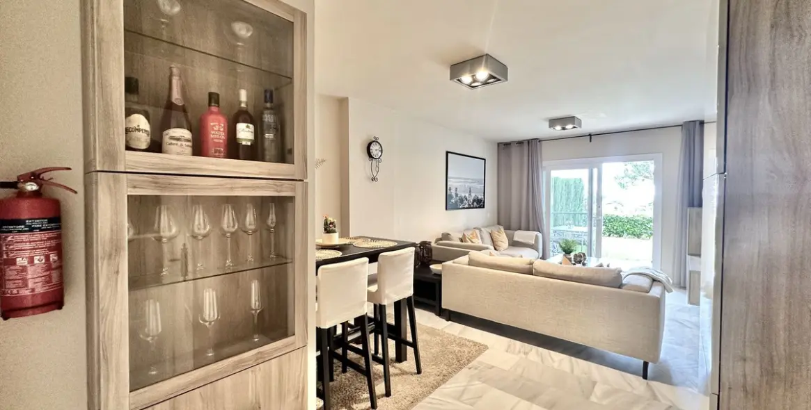 Venta de apartamento en planta baja en Calahonda 18