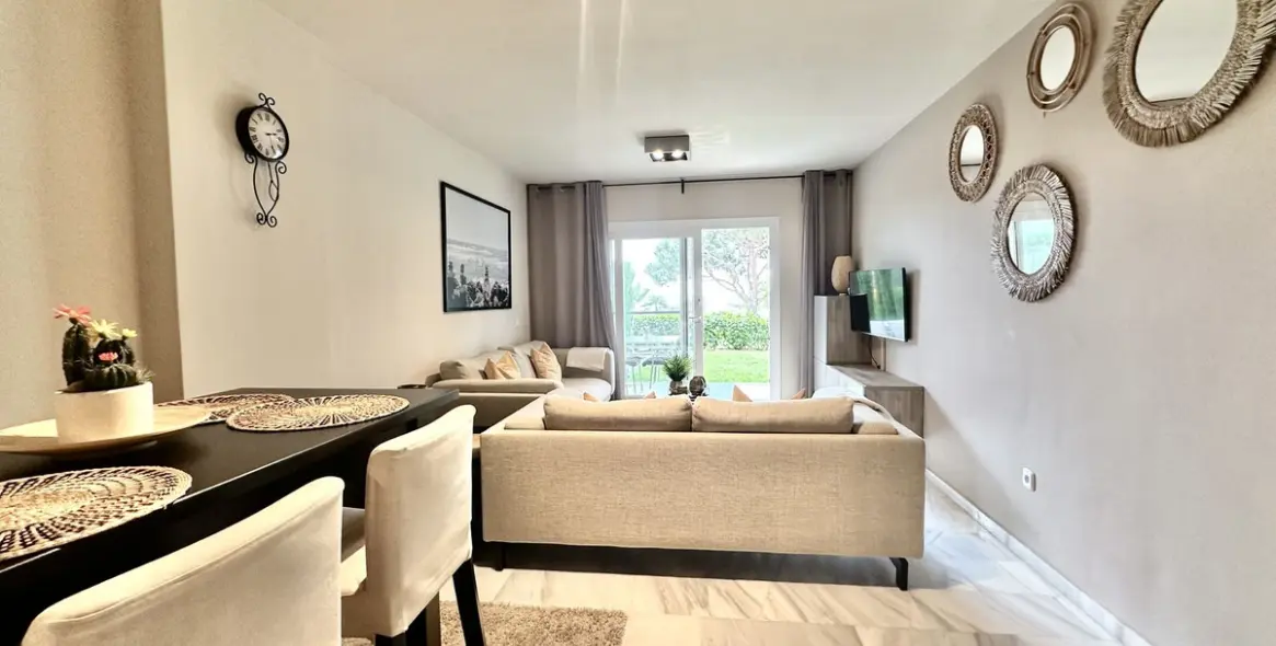 Venta de apartamento en planta baja en Calahonda 19