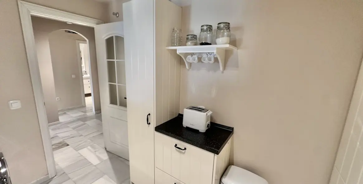 Продажа апартаментов на первом этаже в Calahonda 24