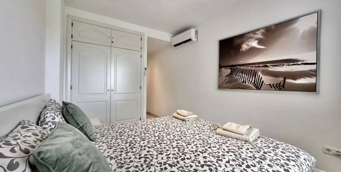 Продажа апартаментов на первом этаже в Calahonda 28