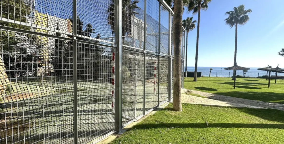 Продажа апартаментов на первом этаже в Calahonda 52