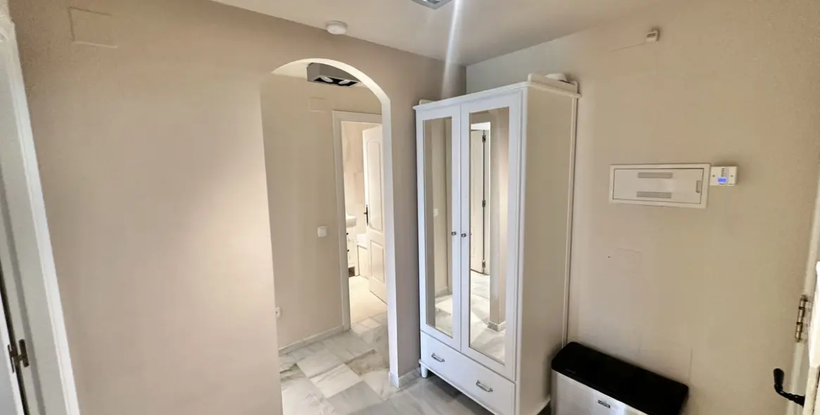 Venta de apartamento en planta baja en Calahonda 26