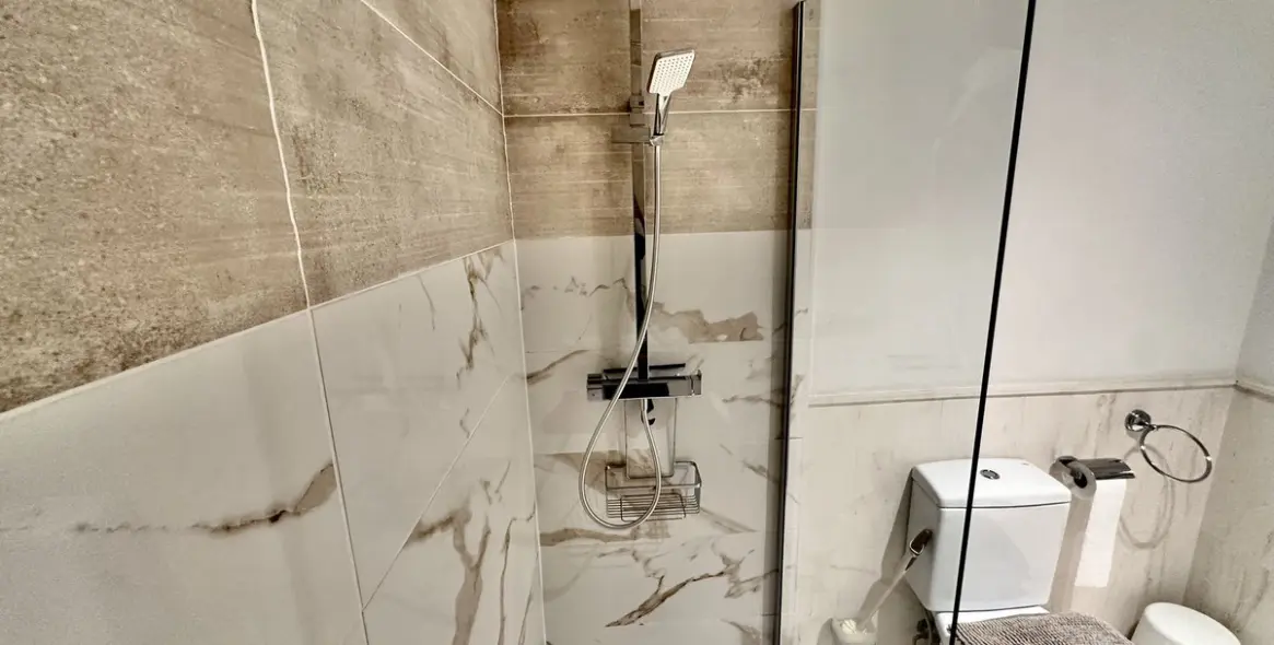 Venta de apartamento en planta baja en Calahonda 40