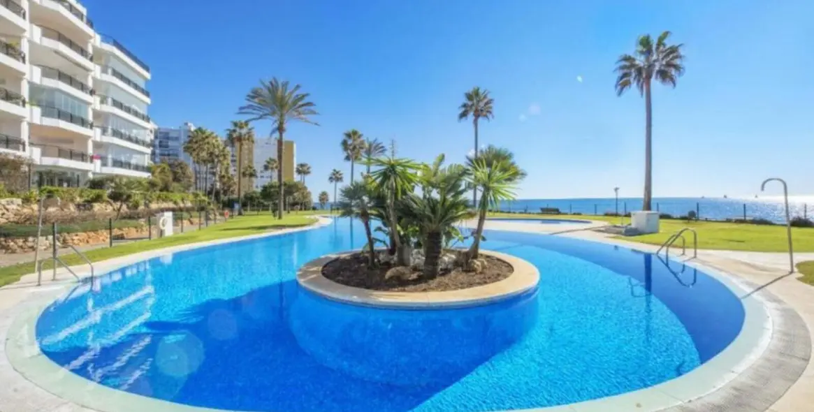 Venta de apartamento en planta baja en Calahonda 59