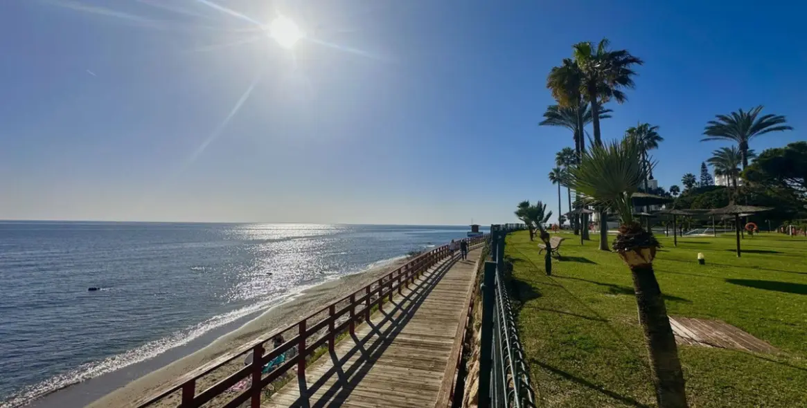 Venta de apartamento en planta baja en Calahonda 95