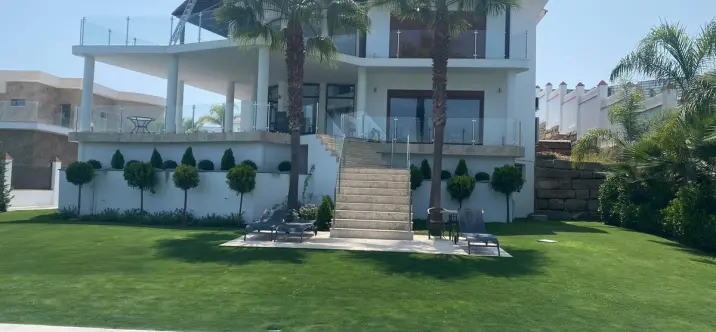 Venta de villa independiente en Benahavís 0