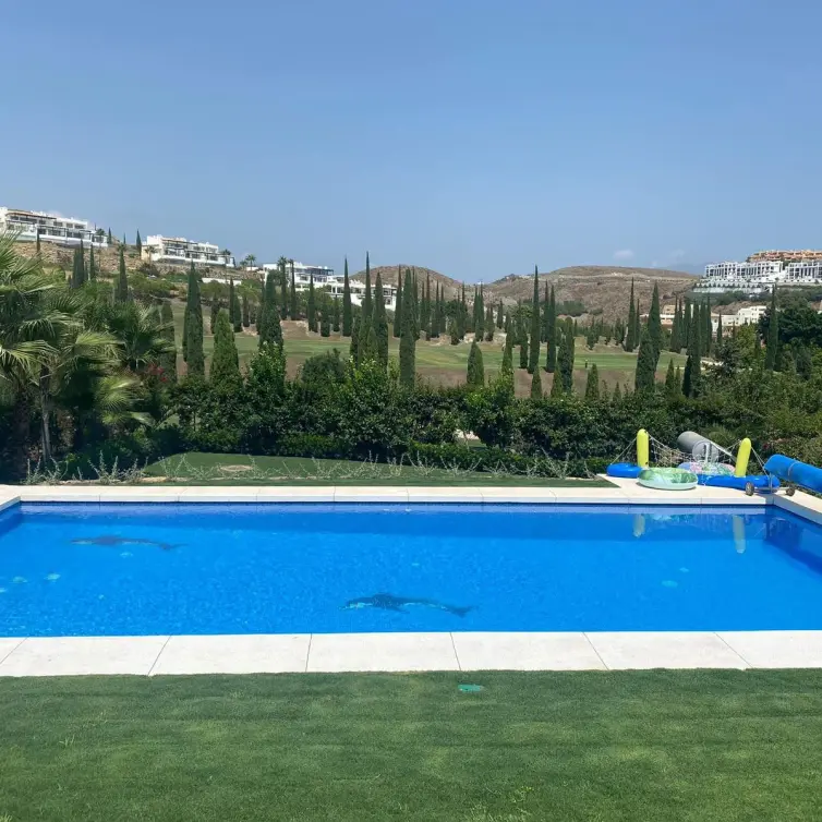 Sale of detached villa in Benahavís