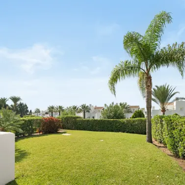 Краткосрочная аренда апартаментов на первом этаже в Los Monteros