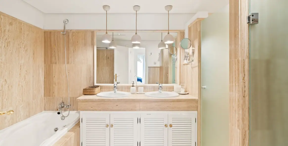 Краткосрочная аренда апартаментов на первом этаже в Los Monteros 12