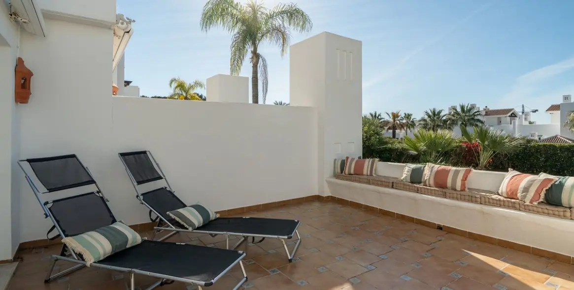 Краткосрочная аренда апартаментов на первом этаже в Los Monteros 19