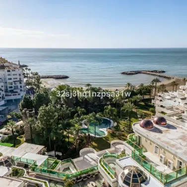 Venta de apartamento en planta media en Marbella