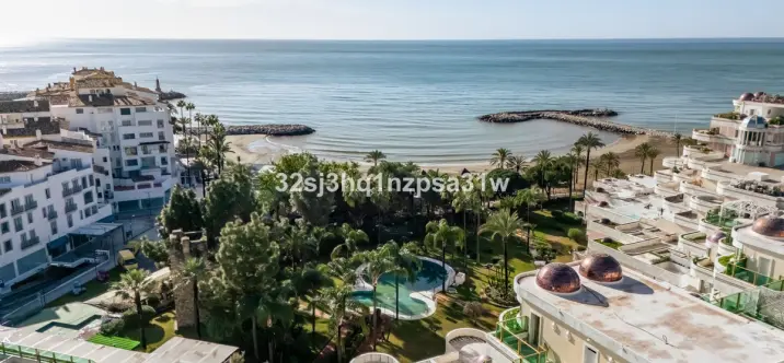 Venta de apartamento en planta media en Marbella 0