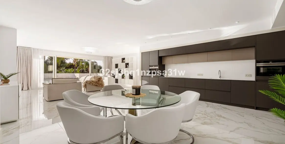 Venta de apartamento en planta media en Marbella 5