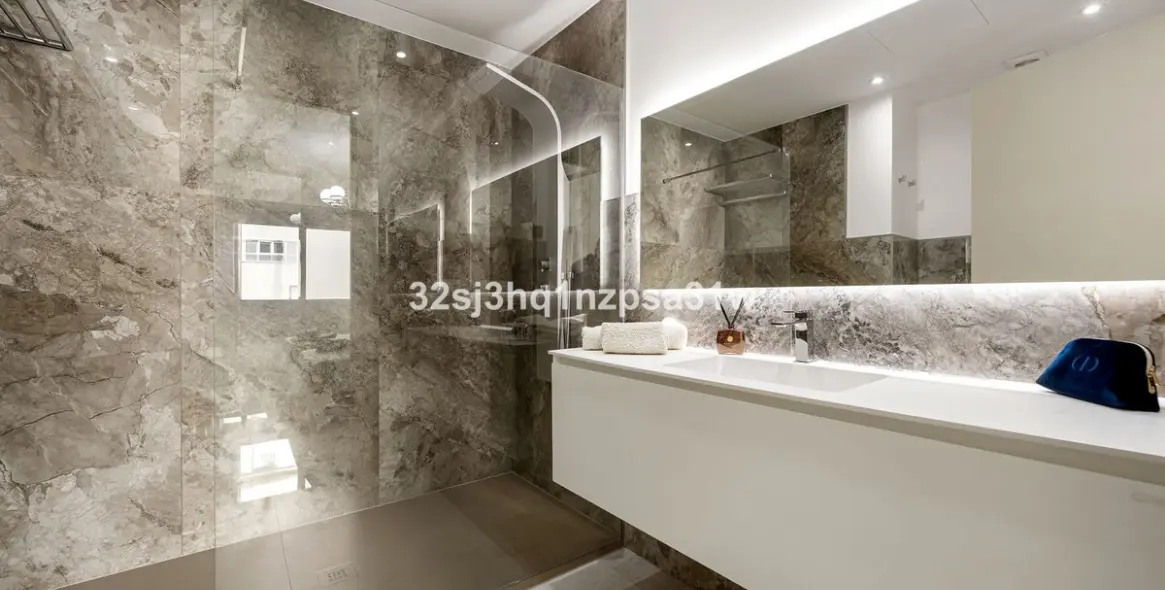 Venta de apartamento en planta media en Marbella 7