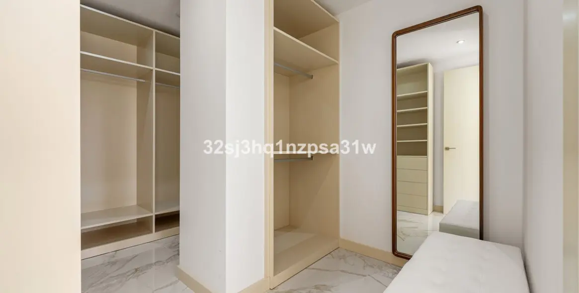 Venta de apartamento en planta media en Marbella 13