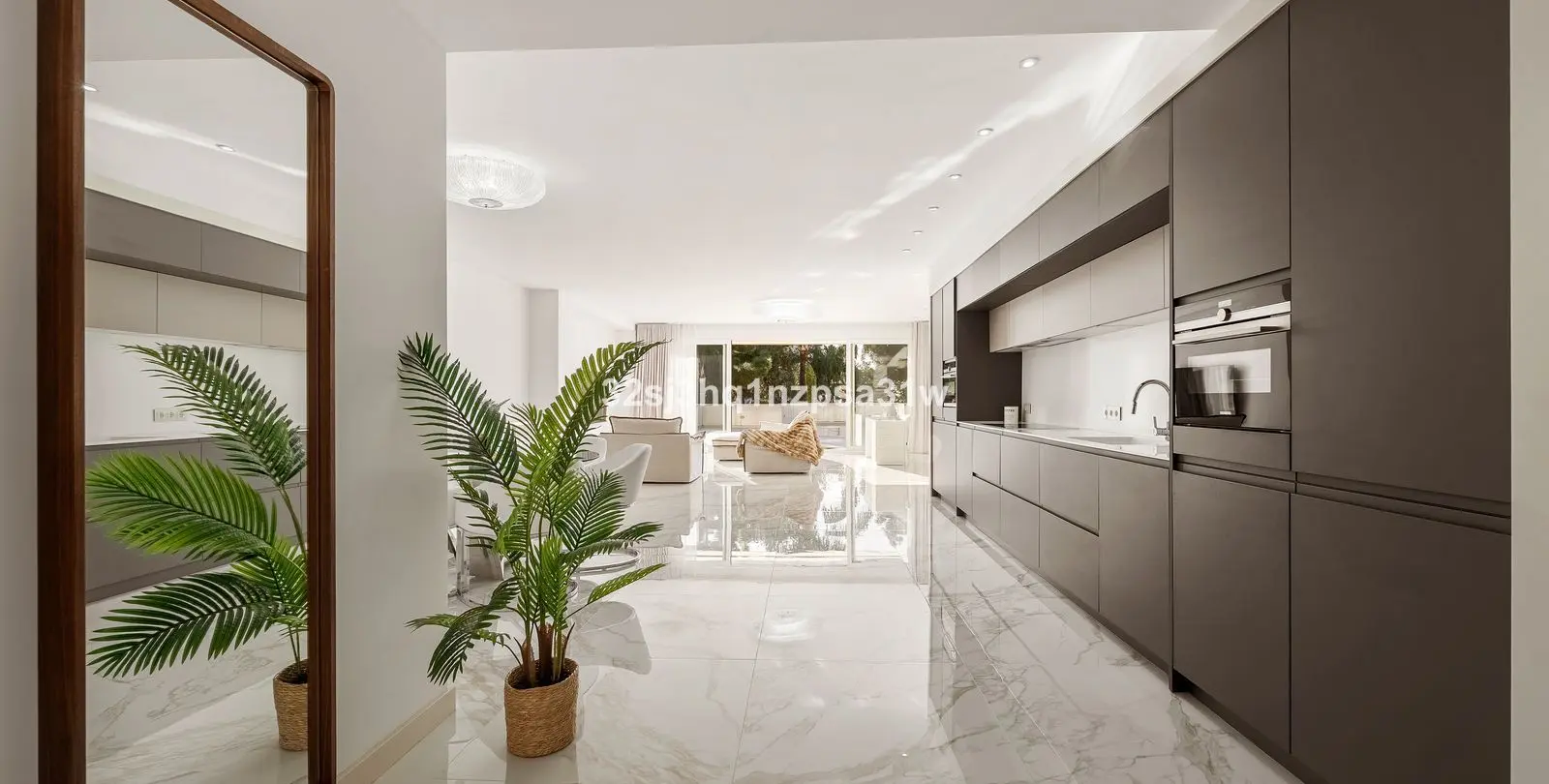 Sale of middle floor apartment in Marbella 3