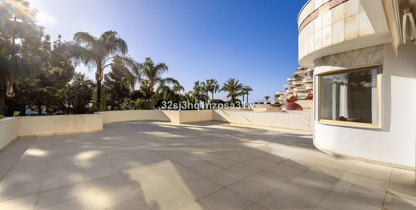 Sale of middle floor apartment in Marbella 15