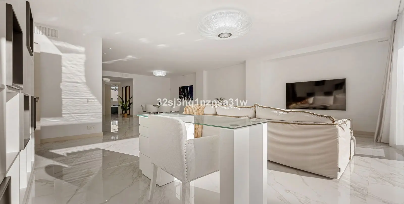 Sale of middle floor apartment in Marbella 22