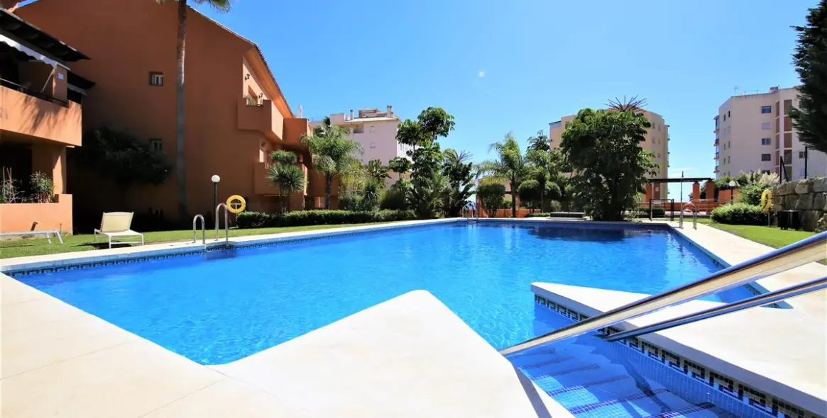 Short-term rent of ground floor apartment in Estepona 16