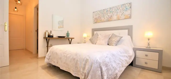 Alquiler a corto plazo de apartamento en planta baja en Estepona 3