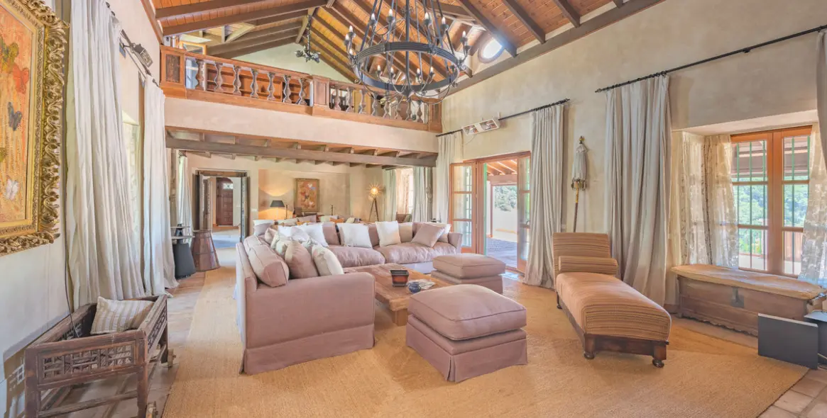 Venta de villa independiente en Estepona 2