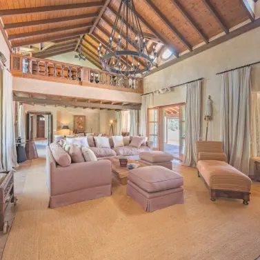 Venta de villa independiente en Estepona