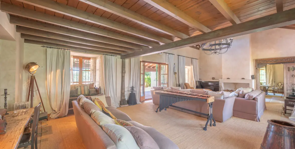 Sale of detached villa in Estepona 21