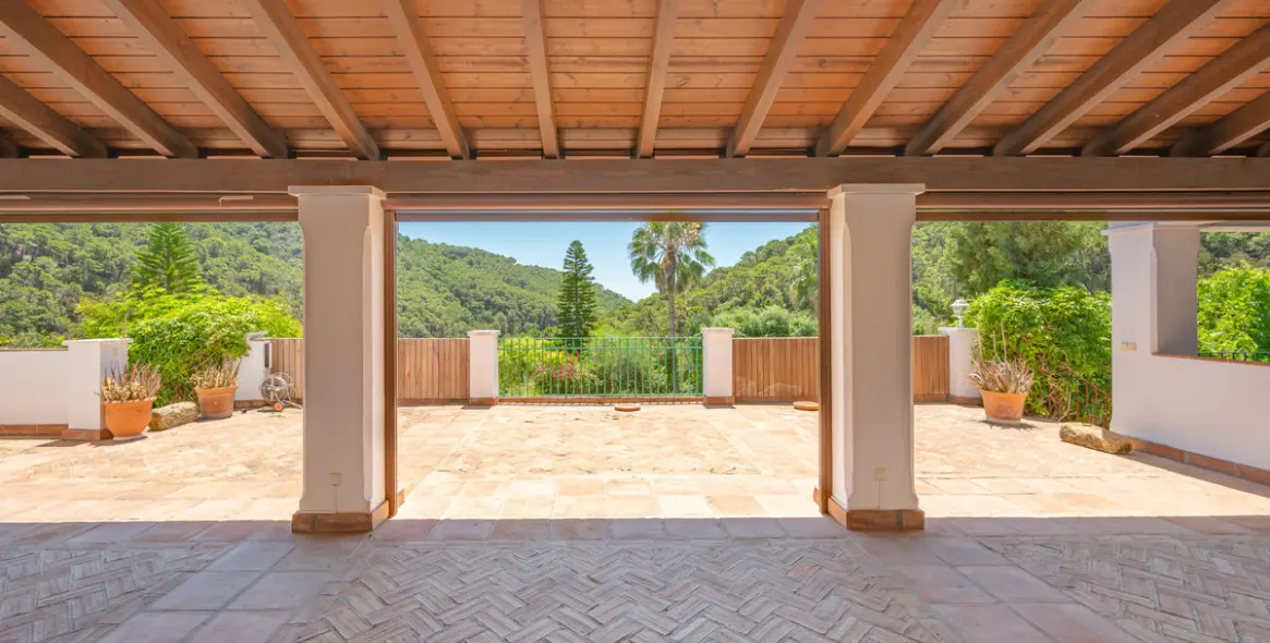 Sale of detached villa in Estepona 22