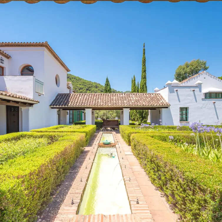 Venta de villa independiente en Estepona