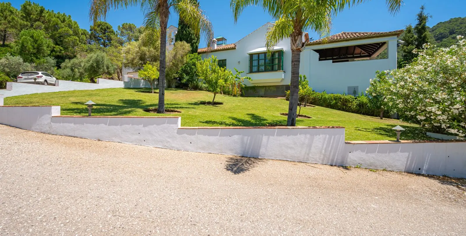 Sale of detached villa in Estepona 20